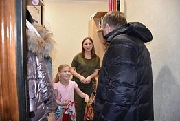 «Елка желаний»: Мэр исполнил новогоднюю мечту юной пензячки