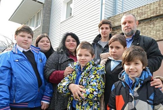 В Пензе семье с 11 детьми подарили дом