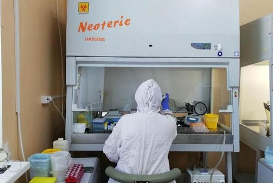 Лаборатории пензенского КИМа подарили ламинарный шкаф
