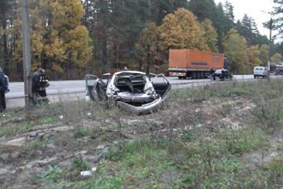 В Пензенской области «Приора» протаранила столб, 22-летний пассажир погиб