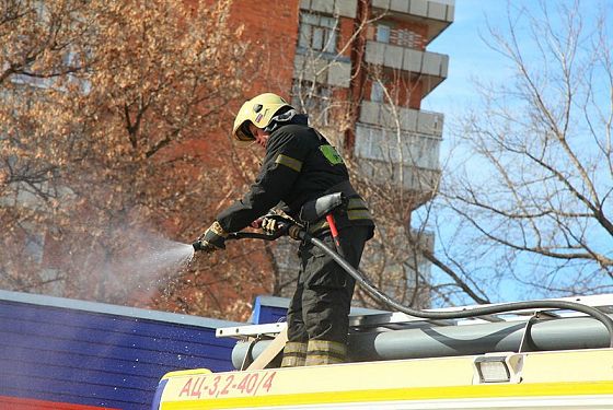 В Пензе на улице Лесной поселок загорелся расселенный дом