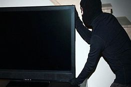 В с. Соседка 55-летний мужчина вынес из дома соседки всю оргтехнику В с. Соседка 55-летний мужчина вынес из дома соседки всю оргтехнику