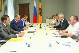 Иван Белозерцев встретился с гендиром «Российских коммунальных систем» Иван Белозерцев встретился с гендиром «Российских коммунальных систем»