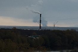 В Леонидовке на ул. Школьной горит многоквартирный дом