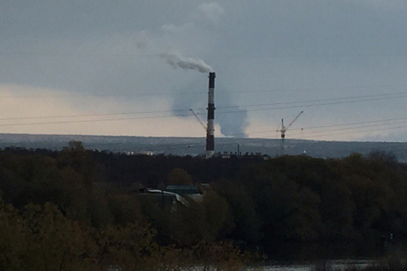 В Леонидовке на ул. Школьной горит многоквартирный дом