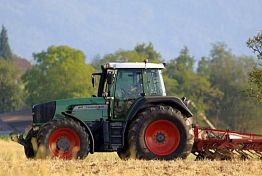 Жителя Чемодановки в Интернете обманули при покупке трактора