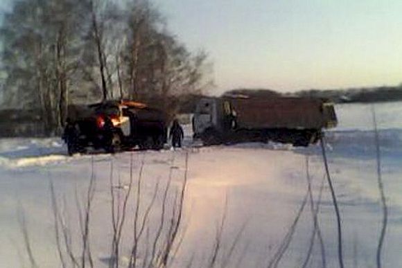 В Тамале пожарные помогли замерзающему водителю МАЗа