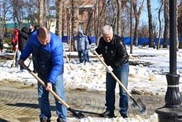 Чиновники Пензы вышли на субботник