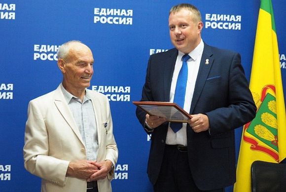Пензенцу Виктору Колотилину присвоили звание «Почетный энергетик»