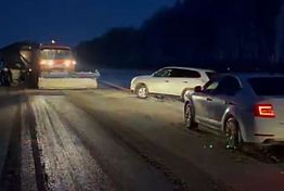 Автоинспекторы из Каменки помогли водителю в 30-градусный мороз