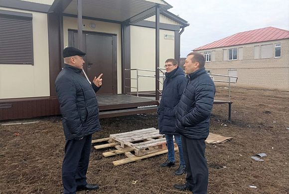 Вячеслав Космачев проверил качество ФАПов в Тамалинском районе