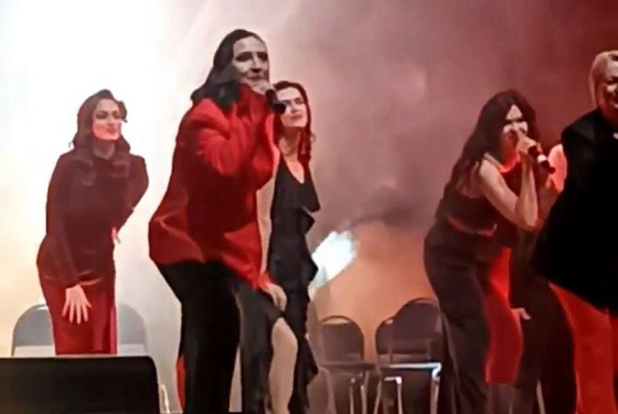 Перо и микрофон: в Пензе журналисты стали звездами вокально‑театрального ревю