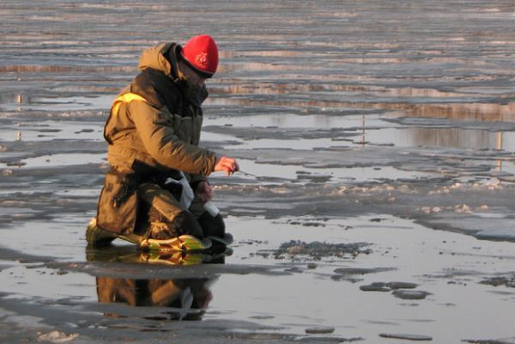Пензенские спасатели предупреждают, что на лед выходить опасно