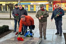 Пензенцы почтили память защитников Отечества в Токмаке и Пологах Пензенцы почтили память защитников Отечества в Токмаке и Пологах