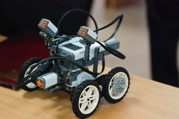 В Пензе стартовали соревнования по робототехнике