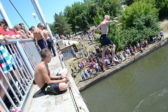 В Пензе, прыгающих с моста подростков, будут доставлять в полицию
