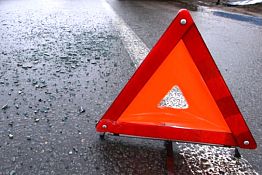 В Нижнем Ломове «ВАЗ» врезался в водосток, пострадал человек