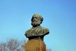В Пензе памятник К. Марксу установят на новом месте в следующем году В Пензе памятник К. Марксу установят на новом месте в следующем году