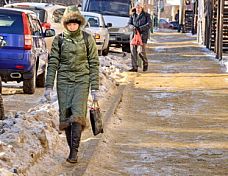 Пензенские чиновники вышли на борьбу с обледенелыми тротуарами