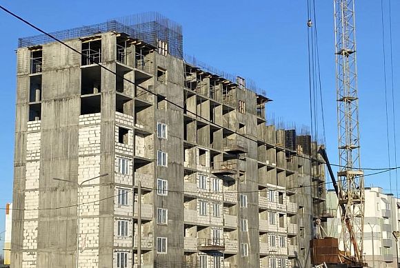 В «Заре» продолжают строить дома для переселенцев из аварийного жилья