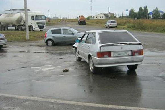 В Городище столкнулись ВАЗ и Renault, есть пострадавший