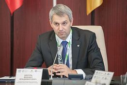 У Сбербанка нет проблем с наличностью и картами У Сбербанка нет проблем с наличностью и картами