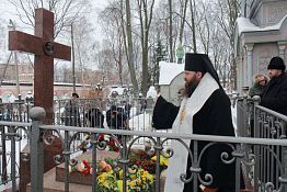 Подробности установки креста на могиле нашего великого земляка В. Ключевского