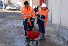 В Пензе на смену пескосоляной смеси приходит гранитная крошка В Пензе на смену пескосоляной смеси приходит гранитная крошка