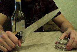 В Пензе в ходе пьяной ссоры отец ударил сына ножом в грудь