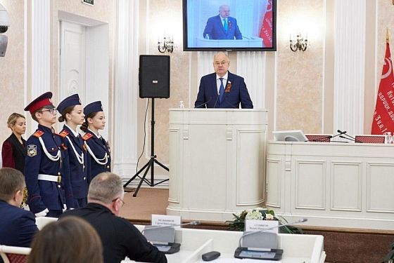 Вадим Супиков вручил награды победителям конкурса «Победа далекая и близкая»