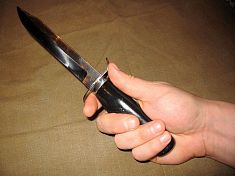В Пензе мужчина пытался зарезать любовника жены