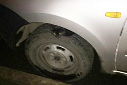 В Пензе спасли гревшегося на колесе авто котенка