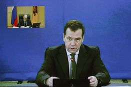 Василий Бочкарев принял участие в селекторном совещании с Дмитрием Медведевым Василий Бочкарев принял участие в селекторном совещании с Дмитрием Медведевым