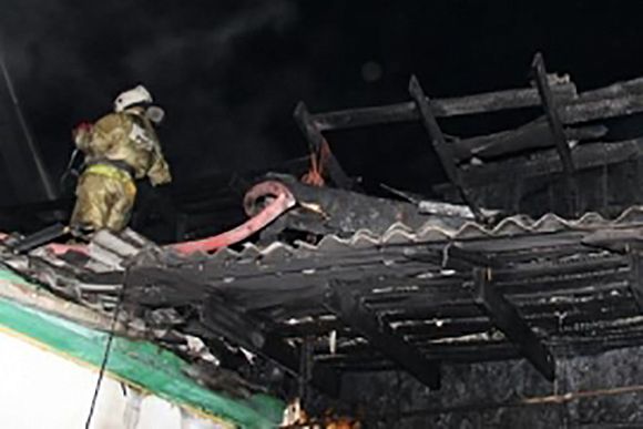 В Никольске пожар на ул. Крутилина тушили 10 спасателей
