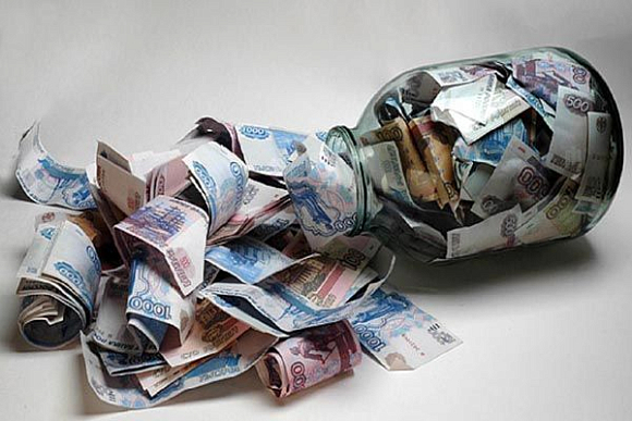Пенсионерка, хранившая сбережения в банке на приусадебном участке, лишилась 65 тыс. рублей