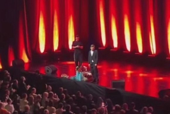 В Пензе Павел Воля попросил не снимать его концерт на телефон