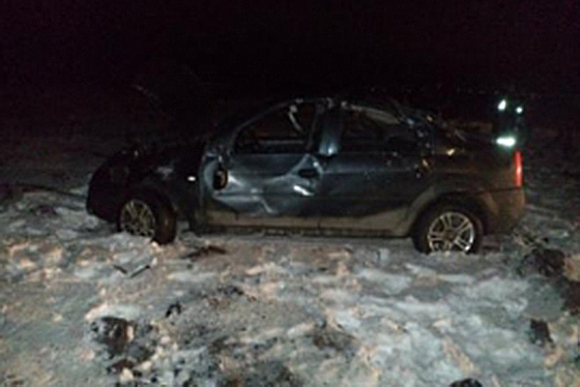 В Бековском районе Renault вылетел с моста, двое пострадали