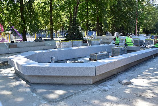 Чашу фонтана в парке Белинского сделают из карельского гранита