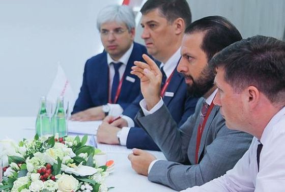 ПМЭФ: Белозерцев провел переговоры с гендиректором группы «Черкизово»