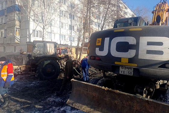 В Пензе на Ладожской произошла авария на магистральном трубопроводе