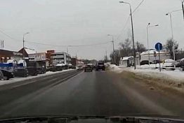 В Пензе водитель влетел в сугроб на Измайлова