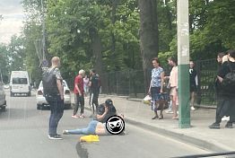 В Пензе у ПГУ автомобиль сбил девушку