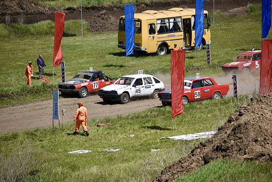 В Нижнем Ломове на трассе «Золотой колос» прошли соревнования по автокроссу