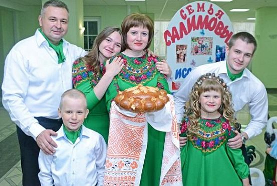 Салимовы из Иссинского района стали «Успешной семьей-2019»