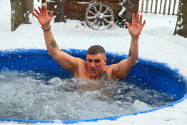 От горячих точек до ледяной проруби: ветеран спецназа из Пензы борется с болезнями с помощью ледяной воды