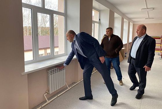 В Неверкино заменили кровлю и утеплили фасад школы
