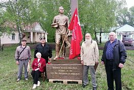 Пензенские сельчане установили памятник воинам