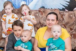 У семьи Казаковых из Тамалинского района родились две двойни подряд У семьи Казаковых из Тамалинского района родились две двойни подряд