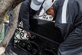 Этапы установки надгробного памятника