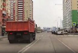 Весельчак за рулем КамАЗа прокатился по встречке